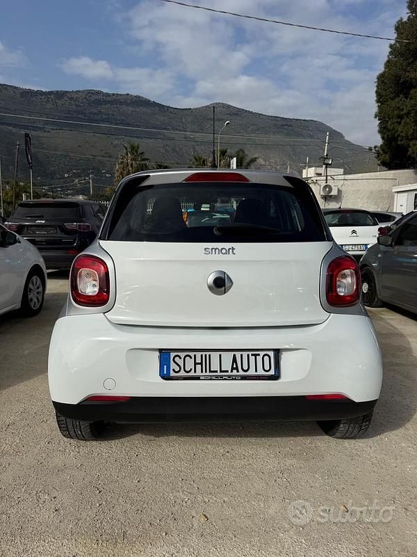 Usata Smart ForFour Passion 70 CV (51 kW) 2017 Bianco Utilitaria