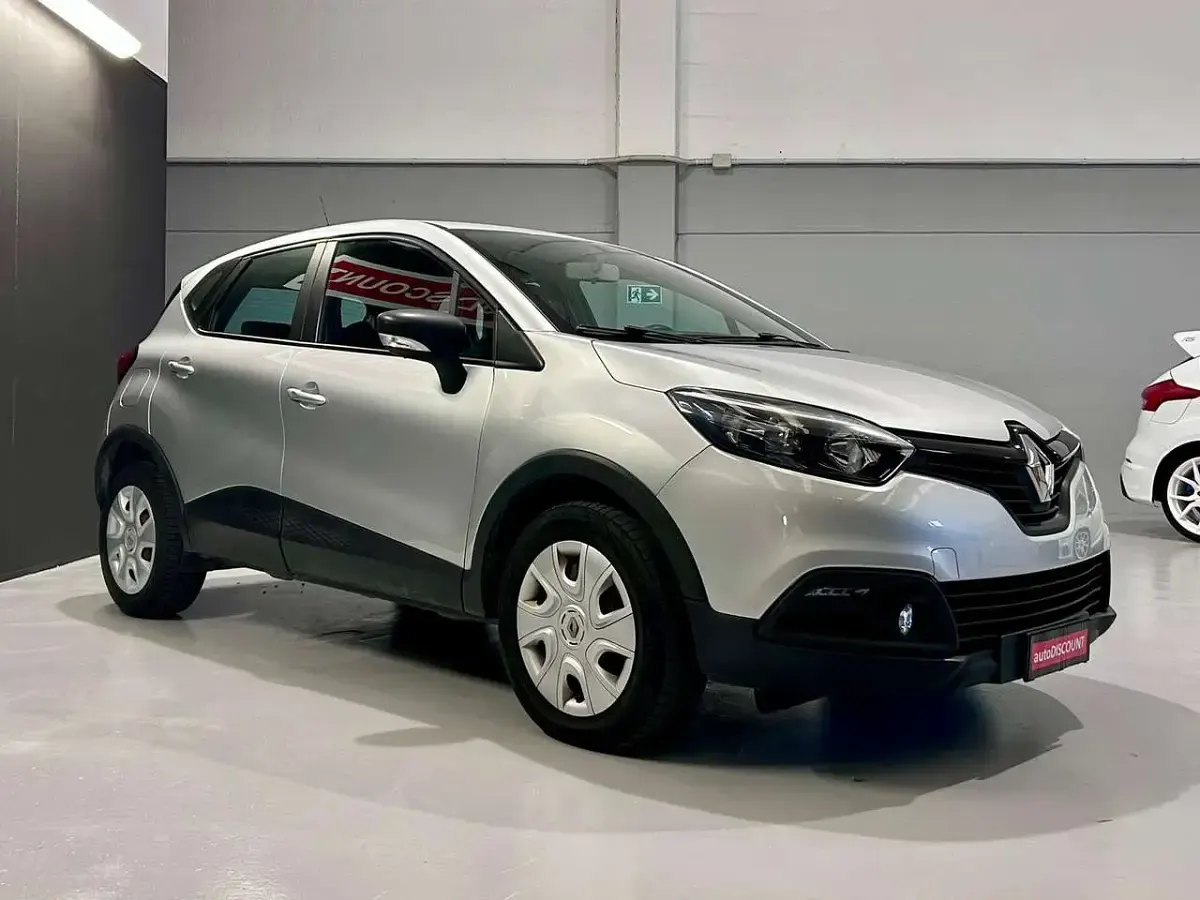 Gebraucht Renault Captur Intens 90 PS (66 kW) 2016 Silber SUV