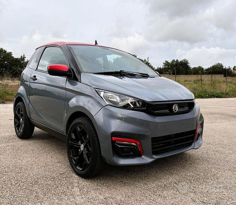 Grigio Usata 2021 Aixam City Sport Due volumi | 10.900 € (Cara) - Immagine 1/4