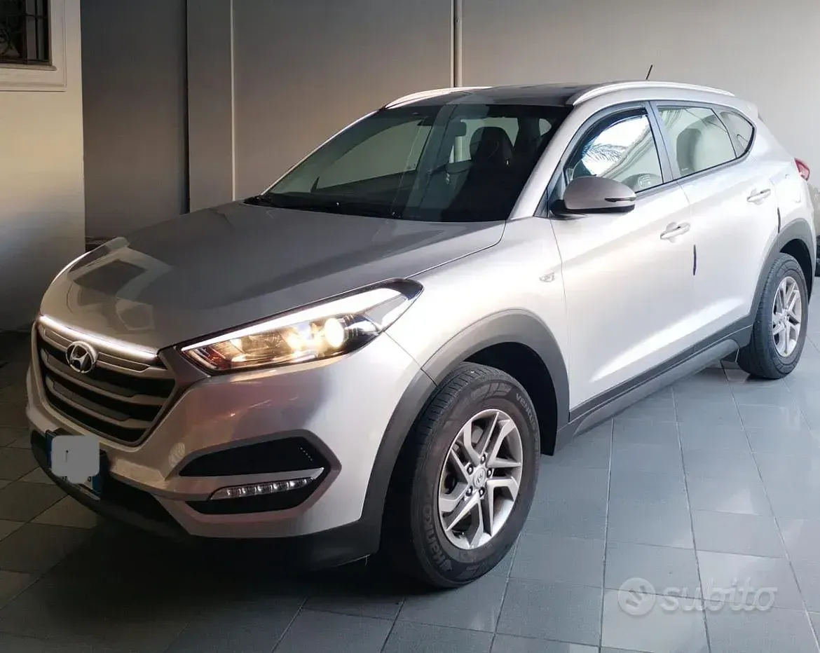 Usata Hyundai Tucson 116 CV (85 kW) 2016 Grigio SUV