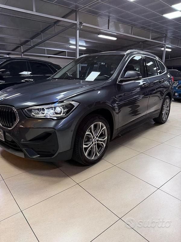 Grigio Usata 2021 BMW X1 Sport Line SUV | 19.400 € (Super prezzo) - Immagine 1/4