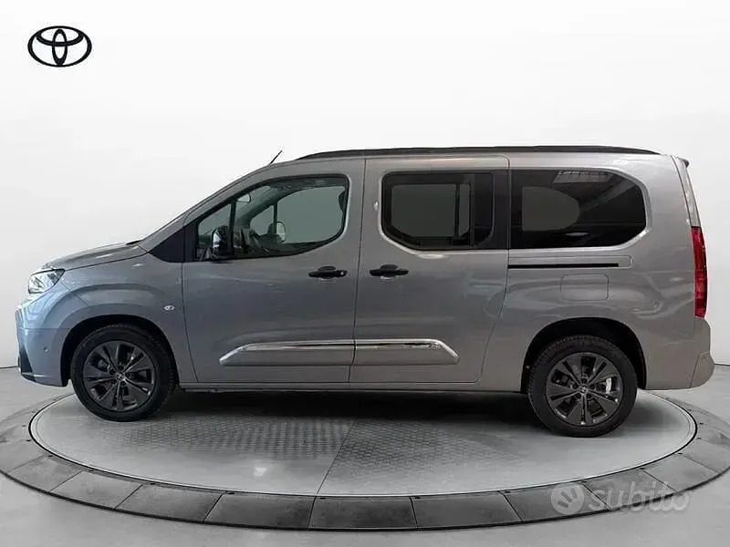 Nuova Toyota Proace Verso City 130 CV (95 kW) 2026 Grigio Station wagon