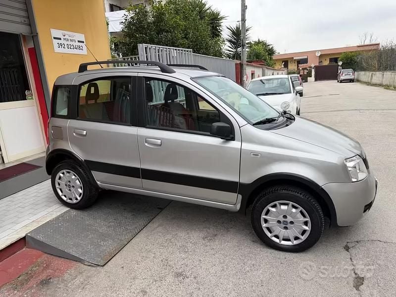 Usata Fiat Panda 4x4 Climbing 60 CV (44 kW) 2006 Grigio Utilitaria