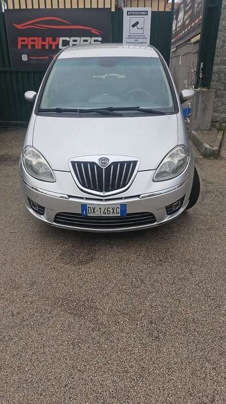 Grigio Usata 2009 Lancia Musa Monovolume | 2950 € (Buon prezzo) - Immagine 1/4