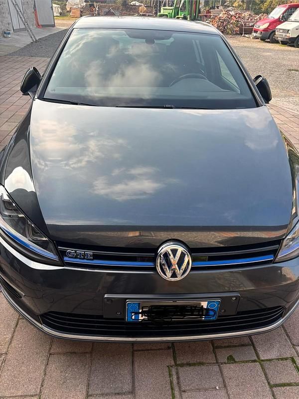 Nero Usata 2016 VW Golf VII GTE Tre volumi | 17.500 € (Buon prezzo) - Immagine 1/4