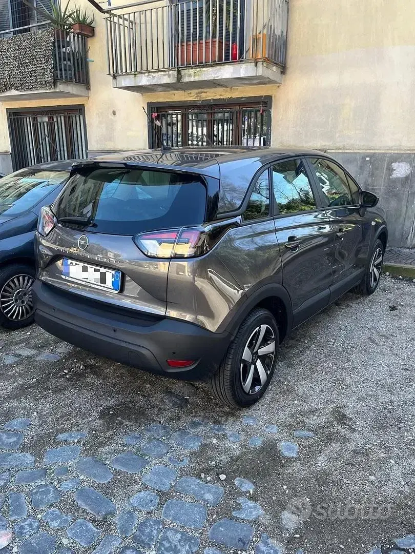 Usata Opel Crossland 110 CV (80 kW) 2024 Grigio SUV