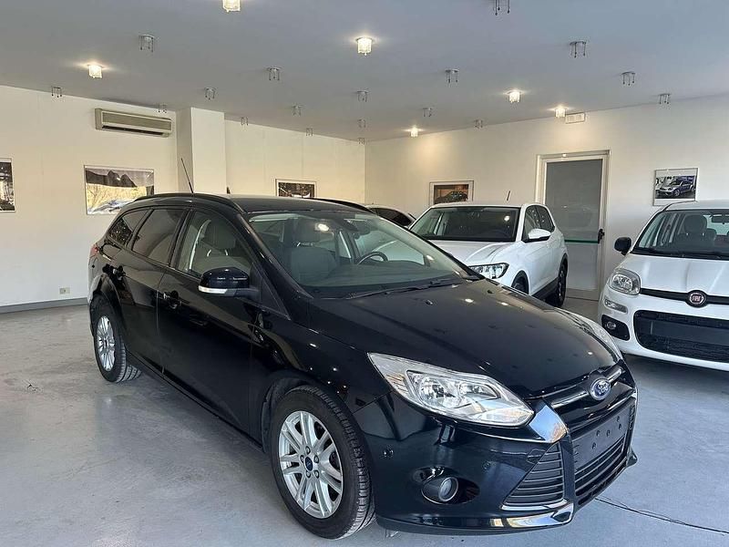 Usata Ford Focus 116 CV (85 kW) 2014 Nero met Station wagon