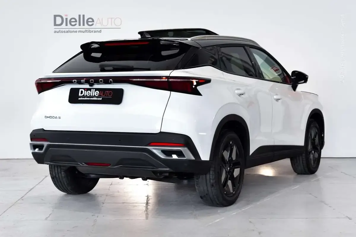 Usata Omoda 5 147 CV (108 kW) 2025 Bianco met. bicolore SUV