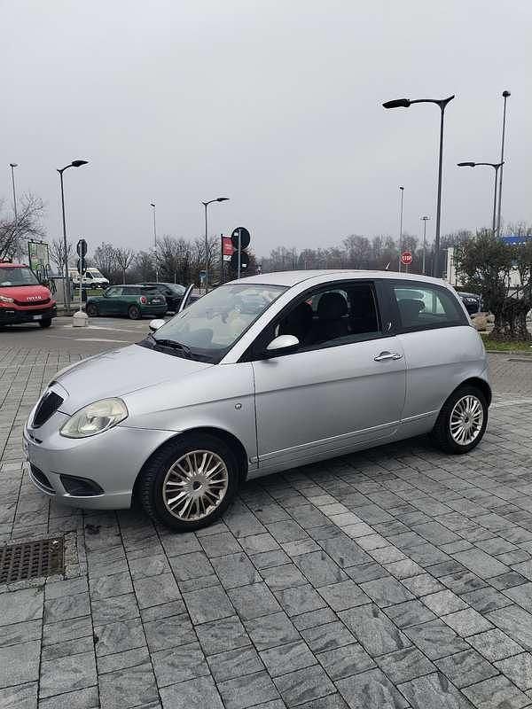 Usata Lancia Ypsilon 60 CV (44 kW) 2007 Utilitaria