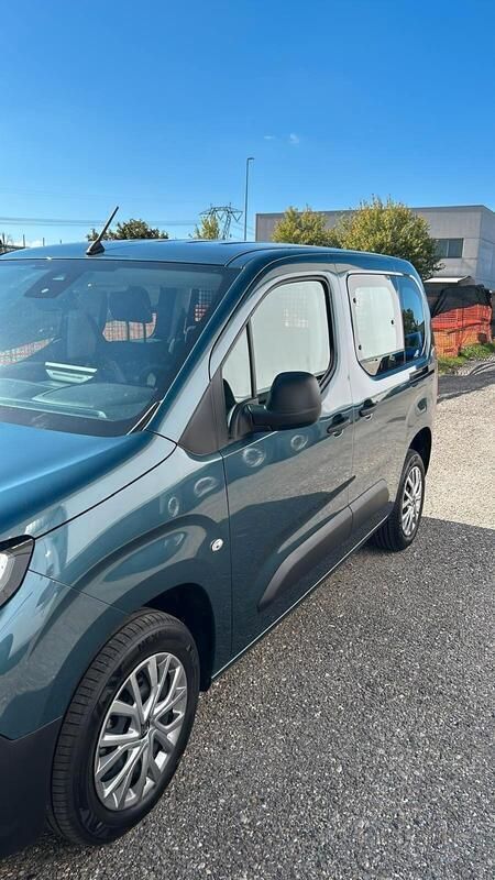 Usata Fiat Doblò 130 CV (95 kW) 2024 Verde Monovolume