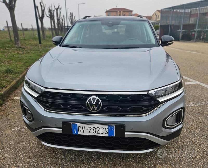 Usata VW T-Roc Style 150 CV (110 kW) 2024 Grigio SUV