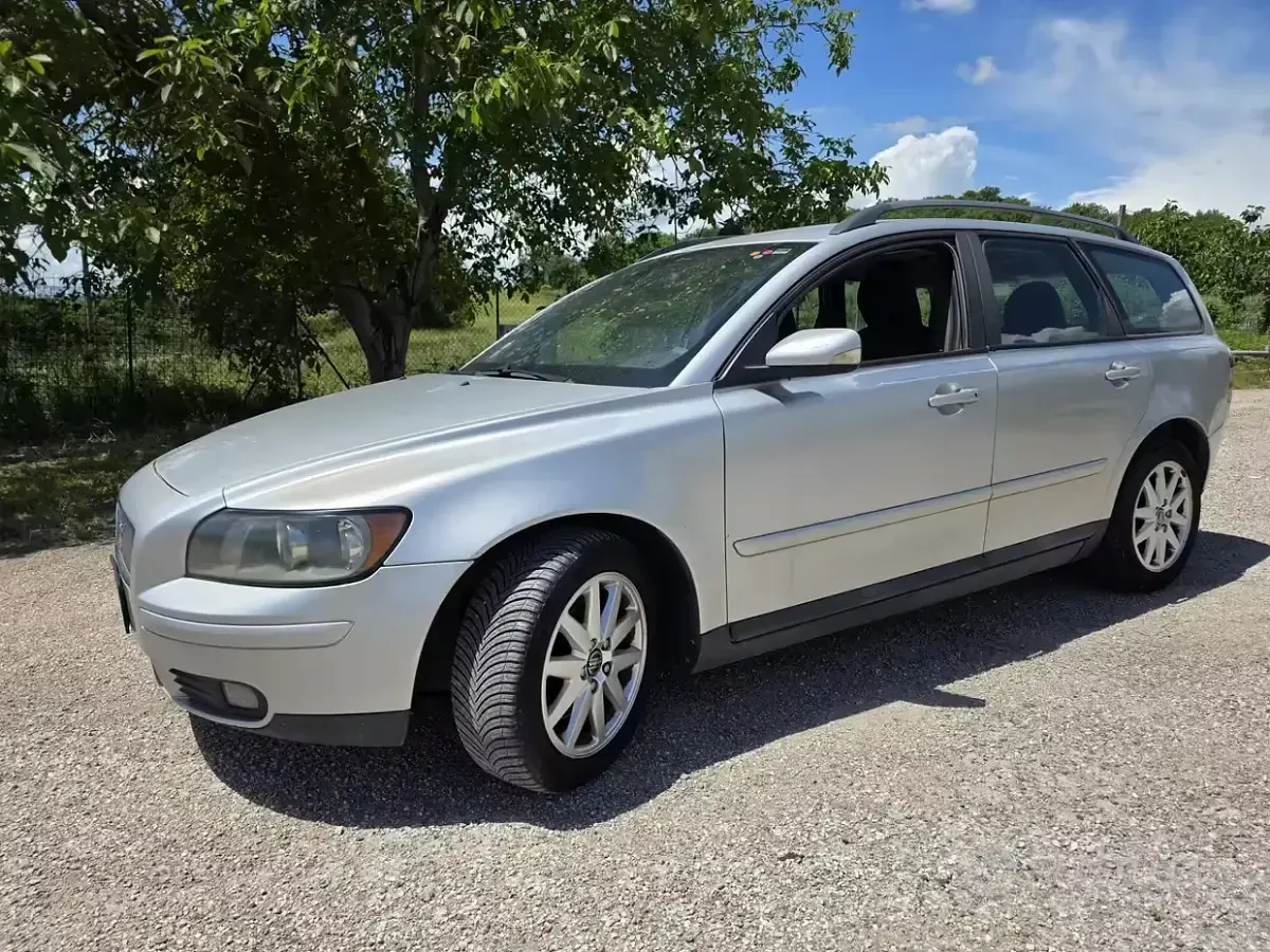 Usado Volvo V50 Summum 136 CV (100 kW) 2006 Gris Familiar
