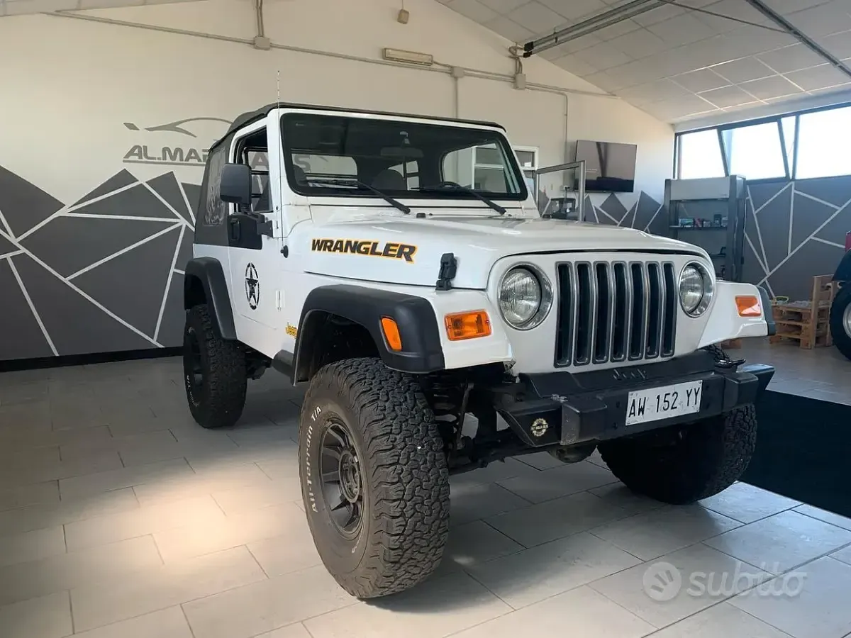 Usata Jeep Wrangler Sport 177 CV (130 kW) 1998 Bianco SUV