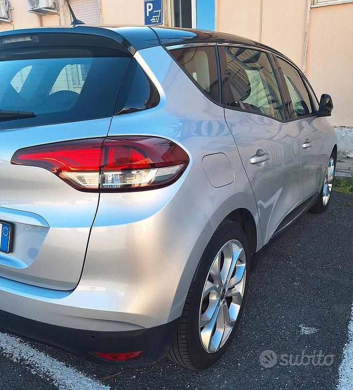 Usata Renault Scénic IV 120 CV (88 kW) 2020 Monovolume