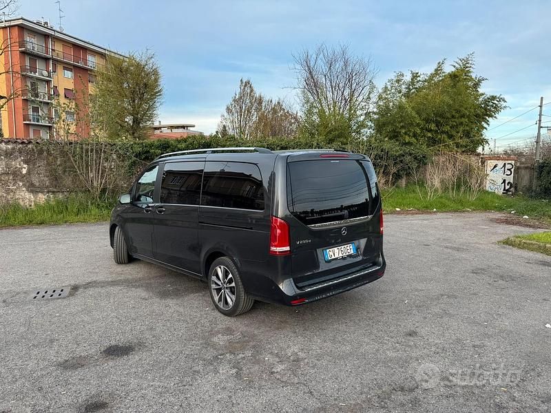 Usata Mercedes V250 Exclusive 190 CV (139 kW) 2022 Nero Monovolume
