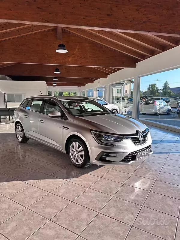 Usata Renault Mégane GrandTour Equilibre 115 CV (84 kW) 2022 Grigio Station wagon