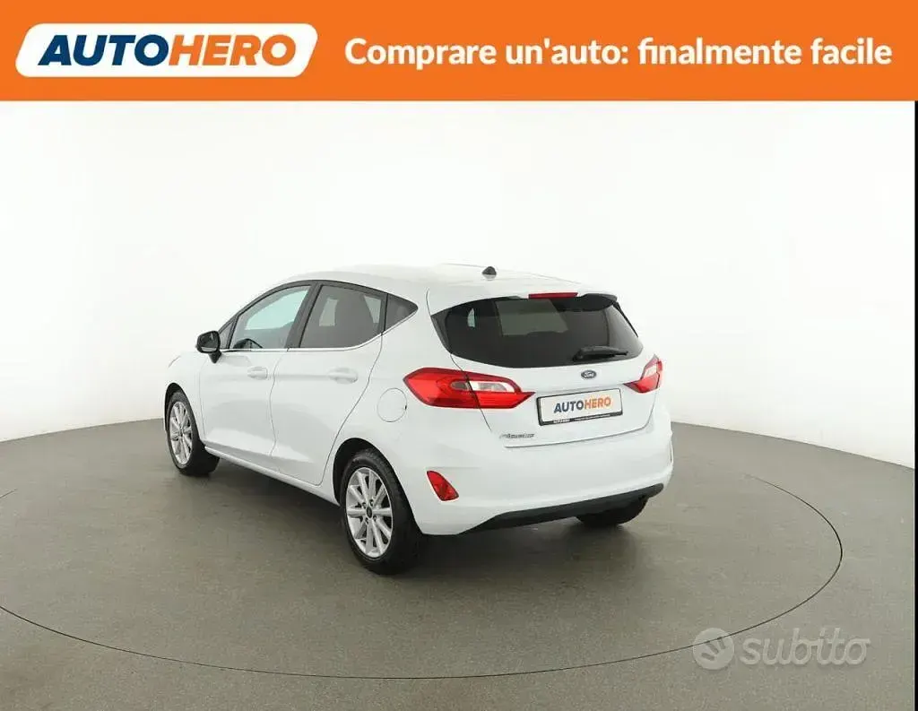 Usata Ford Fiesta 84 CV (61 kW) 2017 Bianco Utilitaria