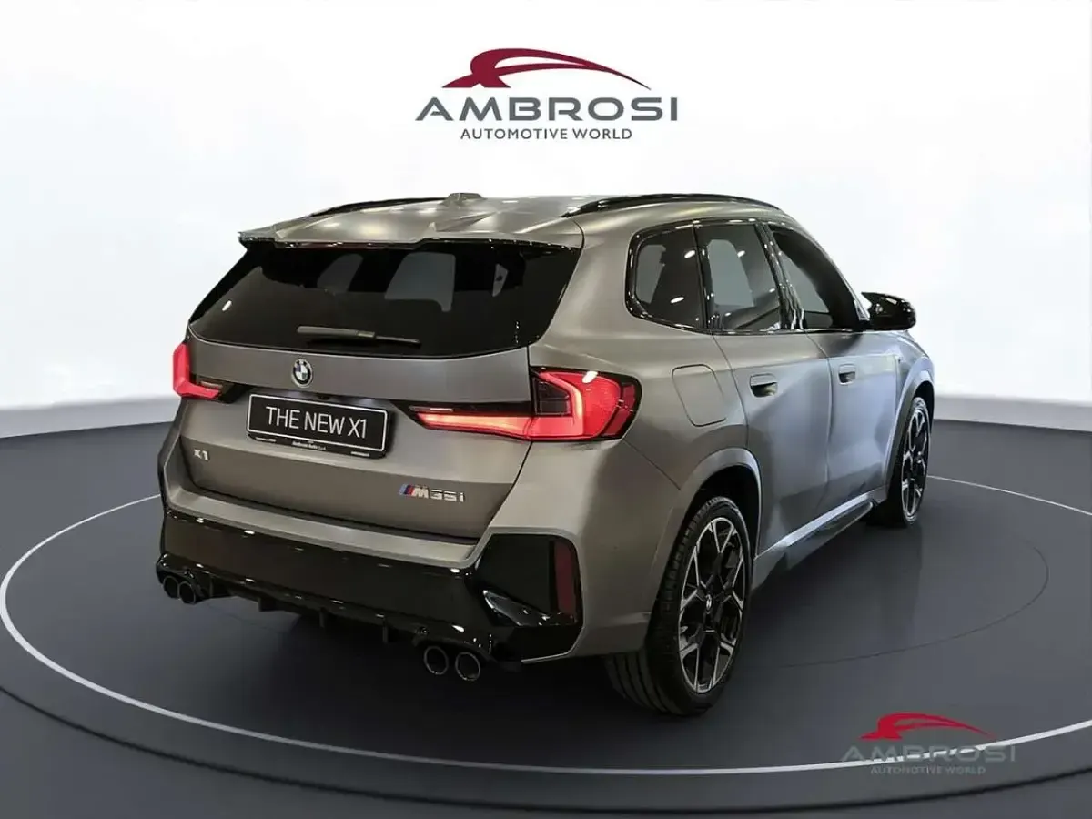 Nuova BMW X1 M Sport 300 CV (220 kW) 2026 Storm bay metallizzato SUV