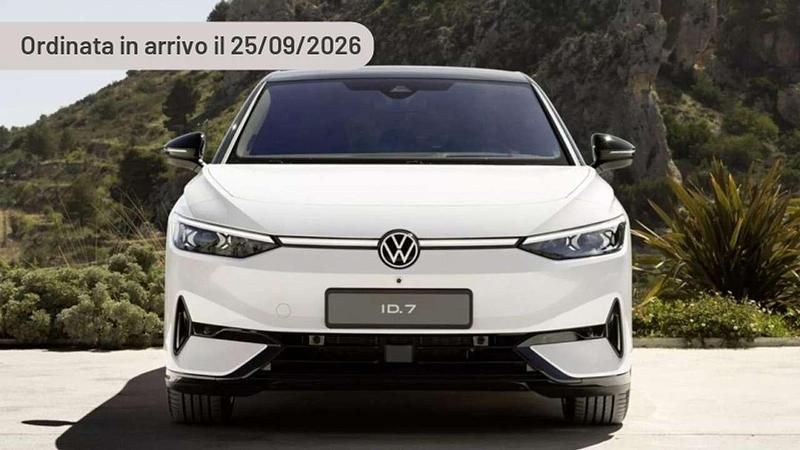 Usata VW ID.7 GTX 88 kW (121 CV) 2024 Argento Utilitaria