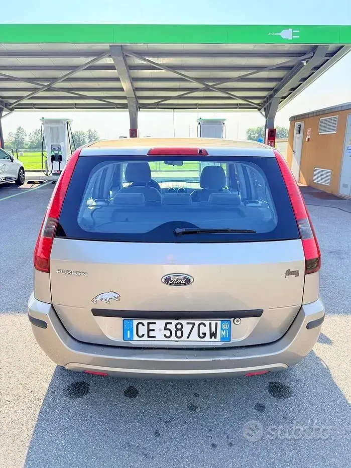 Usata Ford Fusion 80 CV (58 kW) 2007 Grigio Utilitaria