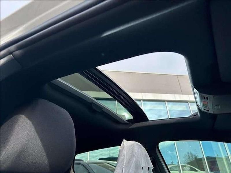 Usata VW Taigo R-line 110 CV (80 kW) 2022 Bianco SUV