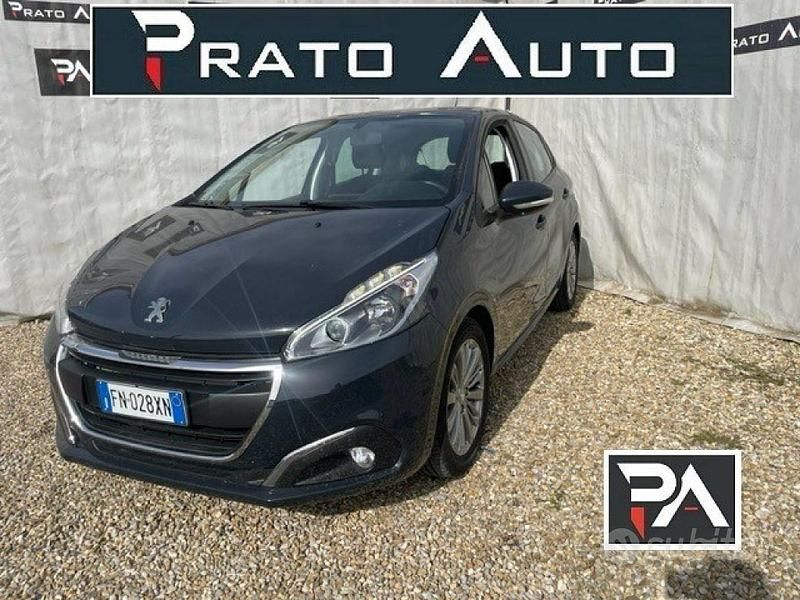 Usata Peugeot 208 82 CV (60 kW) 2018 Blu Utilitaria