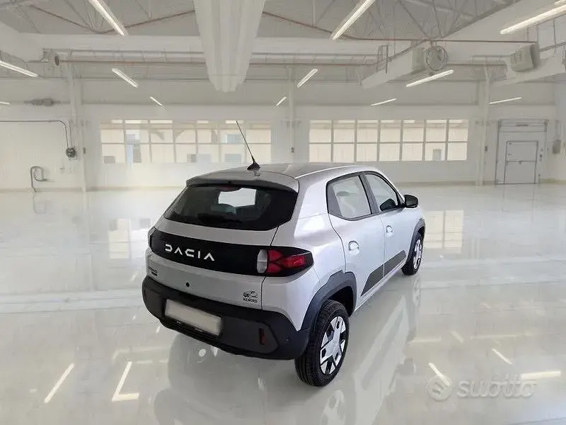 Usata Dacia Spring Expression 19 kW (26 CV) 2025 Bianco Utilitaria