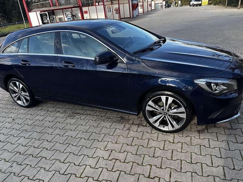 Usata Mercedes CLA200 Shooting Brake Business 136 CV (100 kW) 2017 Station wagon
