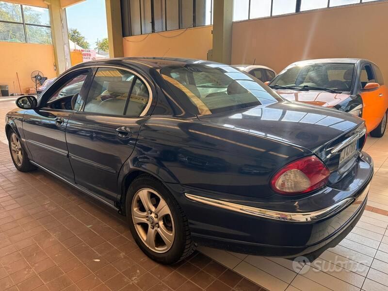 Usata Jaguar X-type Executive 230 CV (169 kW) 2003 Blu Berlina