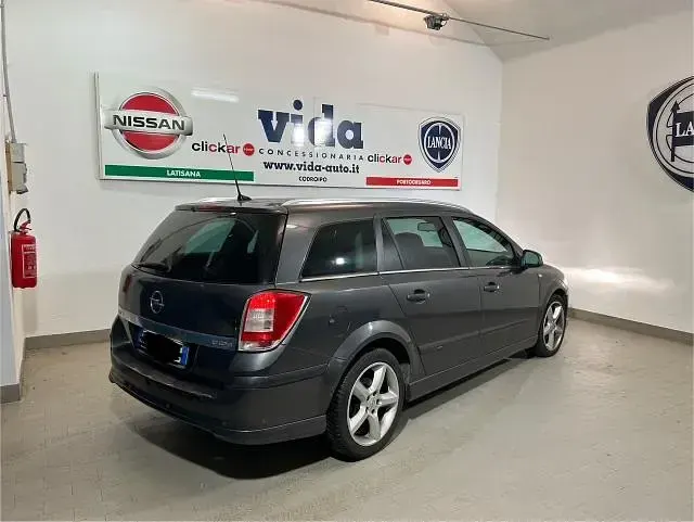 Usata Opel Astra 125 CV (91 kW) 2010 Grigio Station wagon