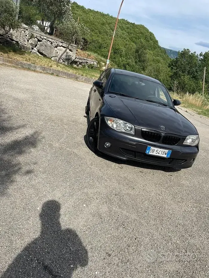 Usata BMW 118 122 CV (89 kW) 2006 Grigio Utilitaria