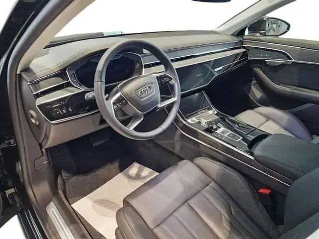 Usata Audi A8 Ambiente 286 CV (210 kW) 2023 Nero Berlina