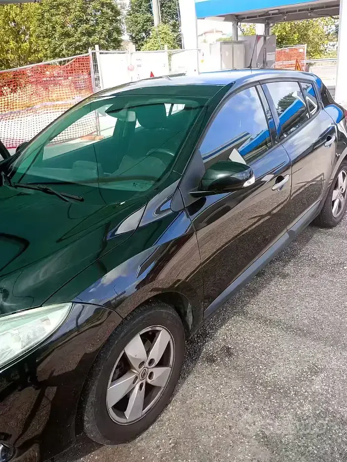 Usata Renault Mégane 110 CV (80 kW) 2010 Nero Berlina
