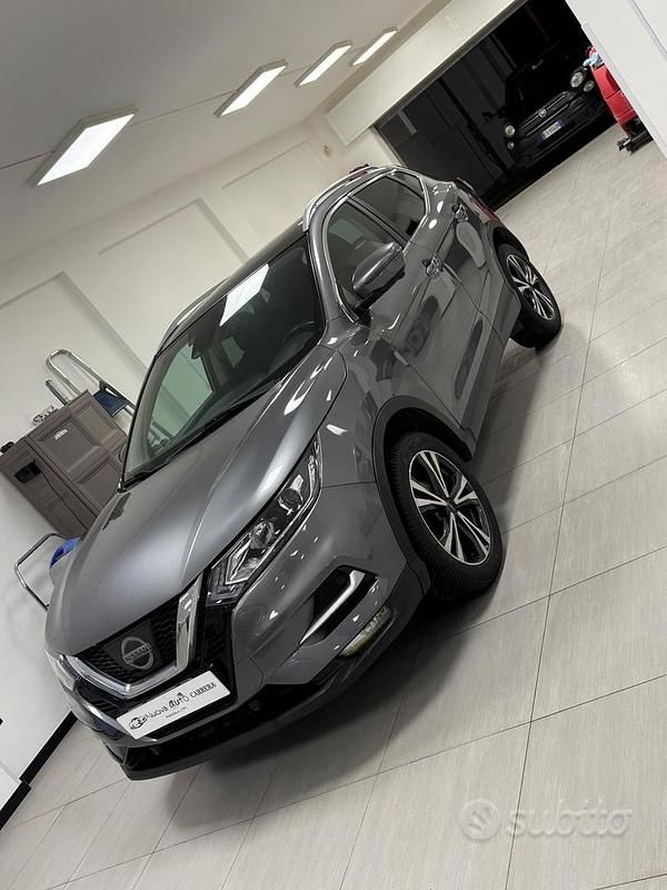 Usata Nissan Qashqai Tekna 130 CV (95 kW) 2017 Grigio SUV