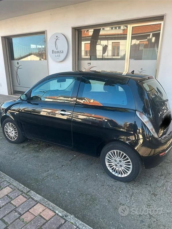Usata Lancia Ypsilon 60 CV (44 kW) 2007 Nero Utilitaria