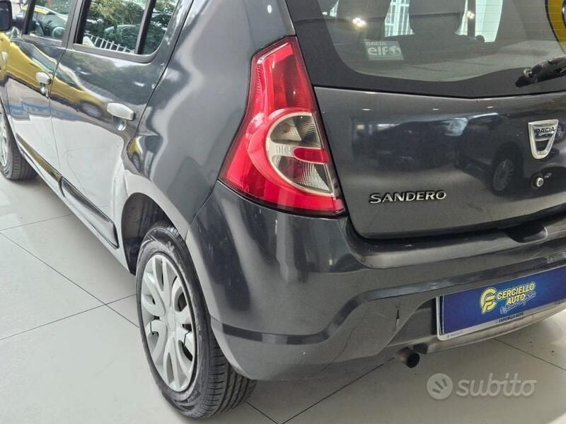 Usata Dacia Sandero 75 CV (55 kW) 2012 Grigio scuro metallizzato Utilitaria