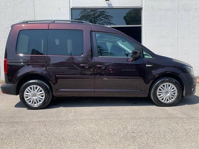 Lilla(met.) Usata 2016 VW Caddy Trendline Monovolume | 15.500 € (Molto cara) - Immagine 1/4