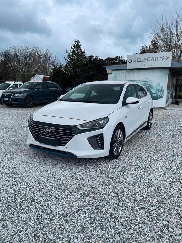 Usata Hyundai Ioniq Comfort 105 CV (77 kW) 2018 Bianco Utilitaria