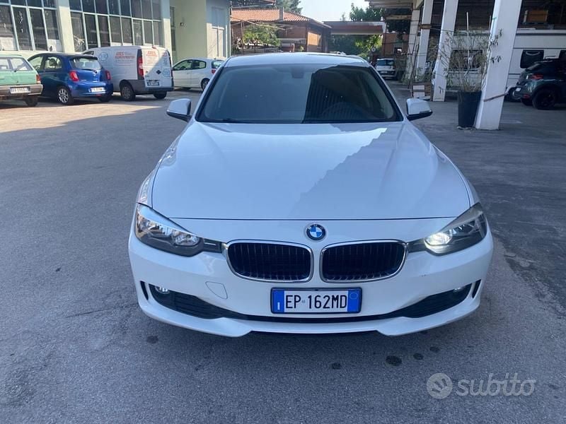 Bianco Usata 2012 BMW 320 Station wagon | 11.500 € (Buon prezzo) - Immagine 1/4