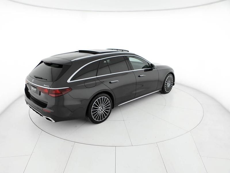 Usata Mercedes 300 AMG Line Premium 313 CV (230 kW) 2024 Grigio Station wagon