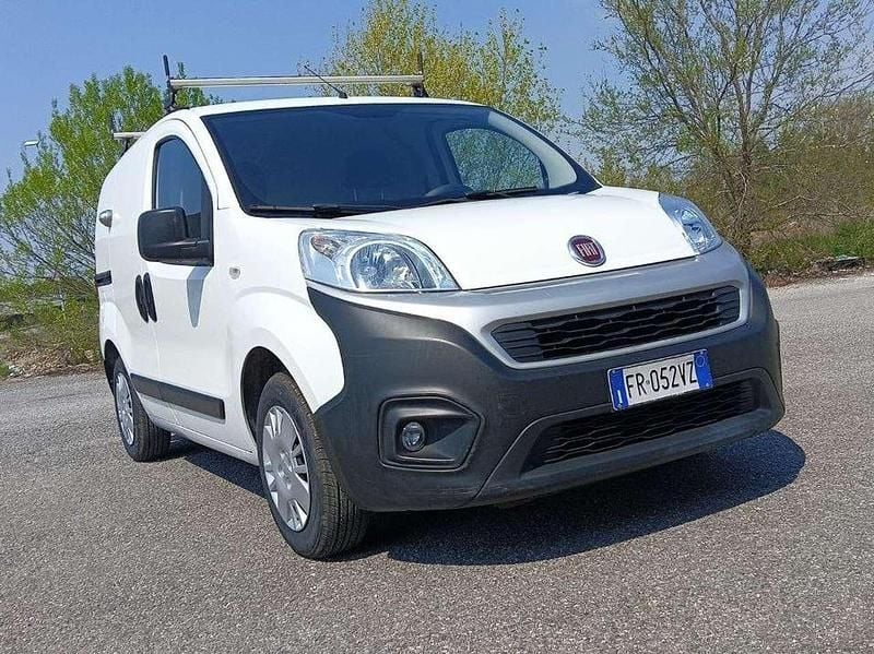 Bianco Usata 2018 Fiat Fiorino Furgone | 8500 € (Buon prezzo) - Immagine 1/4