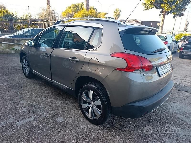 Usata Peugeot 2008 Allure 99 CV (72 kW) 2015 Grigio SUV