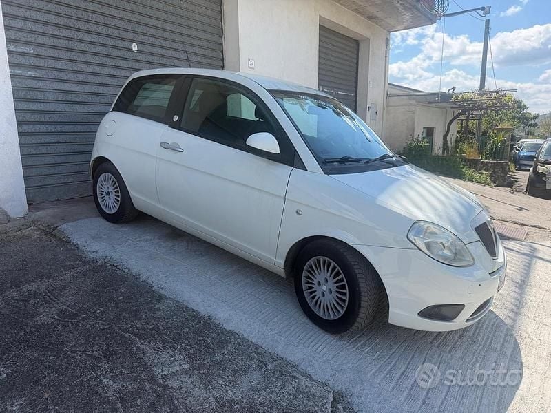 Usata Lancia Ypsilon 2011 Utilitaria