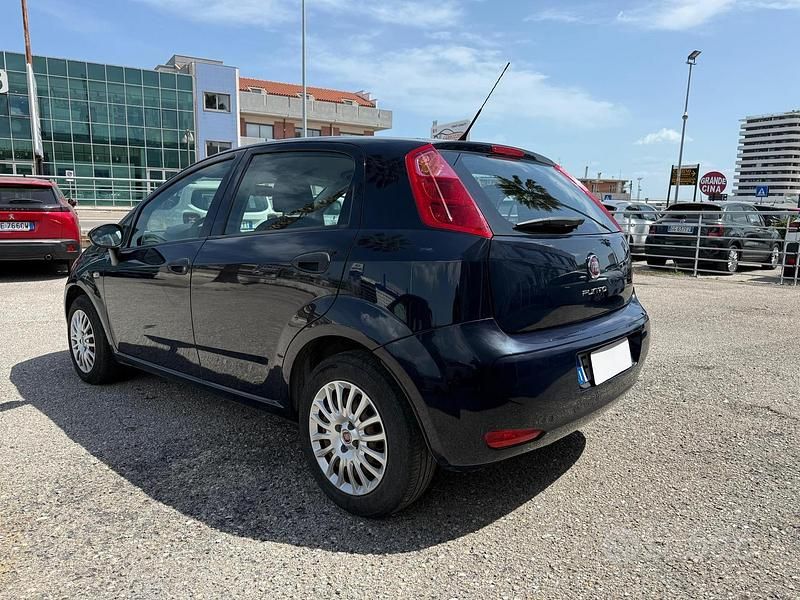Usata Fiat Punto Street 77 CV (56 kW) 2016 Nero Utilitaria