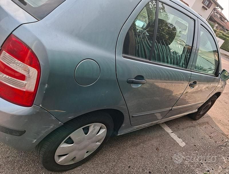Usata Skoda Fabia 2005 Blu Utilitaria