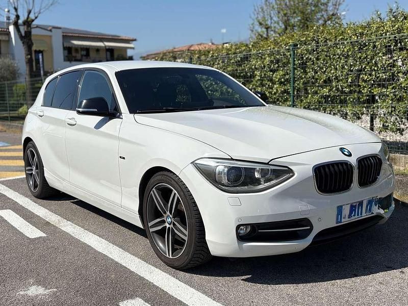 Usata BMW 116 Sport Line 116 CV (85 kW) 2013 Bianco Utilitaria