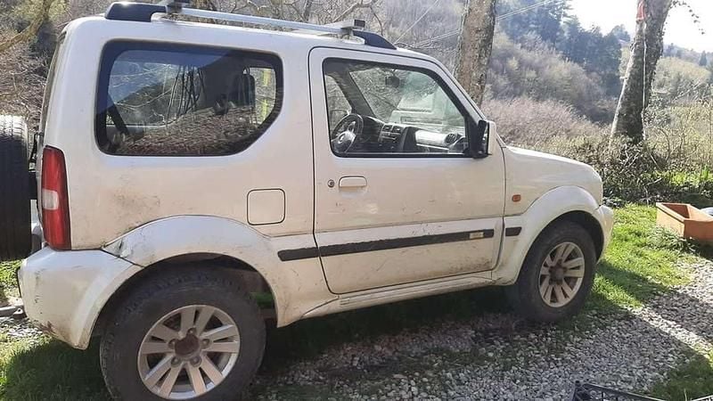Usata Suzuki Jimny 86 CV (63 kW) 2009 Bianco SUV