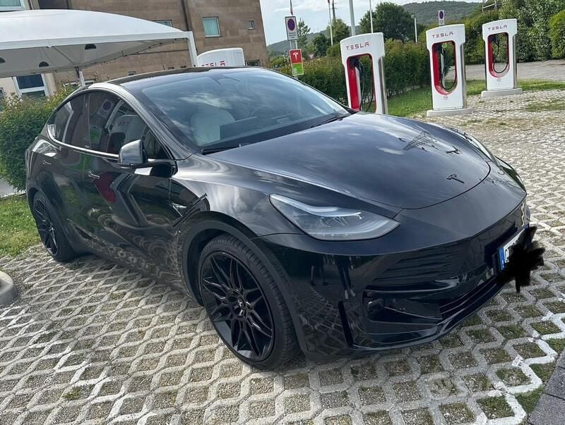 Usata Tesla Model Y Performance 392 kW (534 CV) 2024 Nero SUV