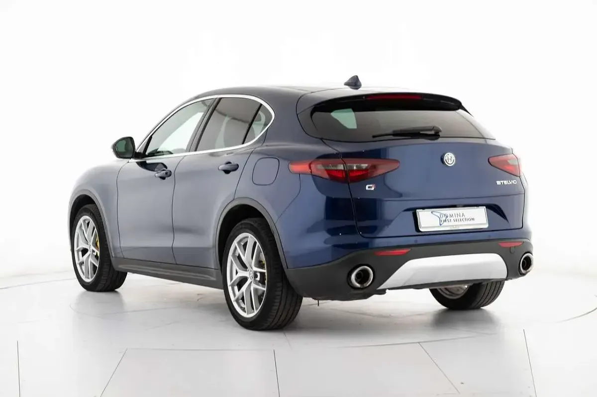 Usata Alfa Romeo Stelvio Veloce 209 CV (153 kW) 2020 Blu/azzurro SUV