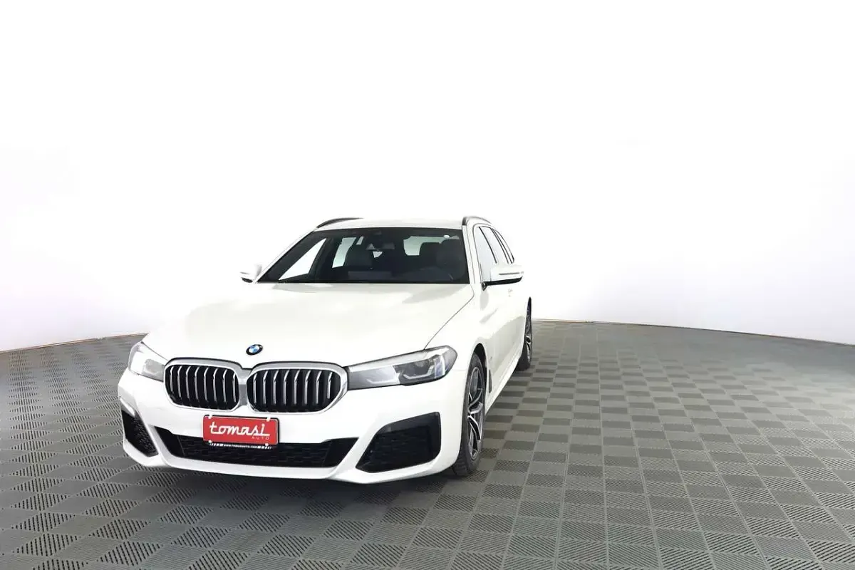 Usata BMW 520 M Sport 190 CV (139 kW) 2022 Alpine white Berlina